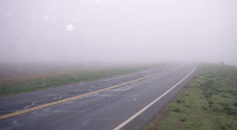 ALERTA VIOLETA POR NIEBLA: CORRIENTES BAJO BANCOS DE NIEBLA Y RUTAS CON BAJA VISIBILIDAD