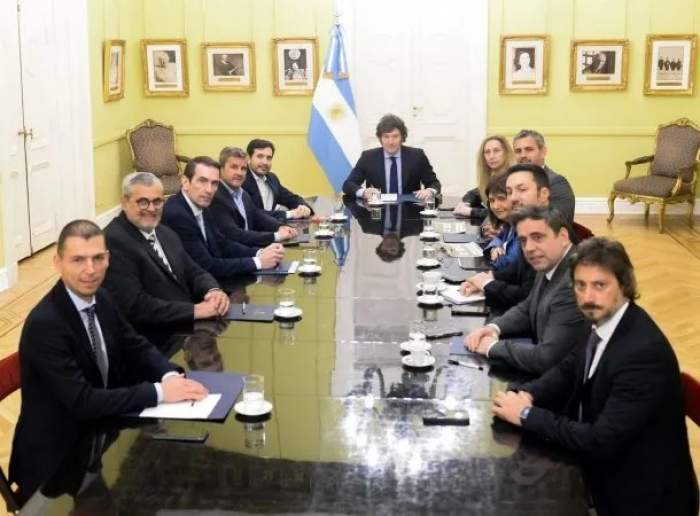 GOBIERNO NACIONAL: Milei se reunió con diputados para blindar el veto a la reforma.