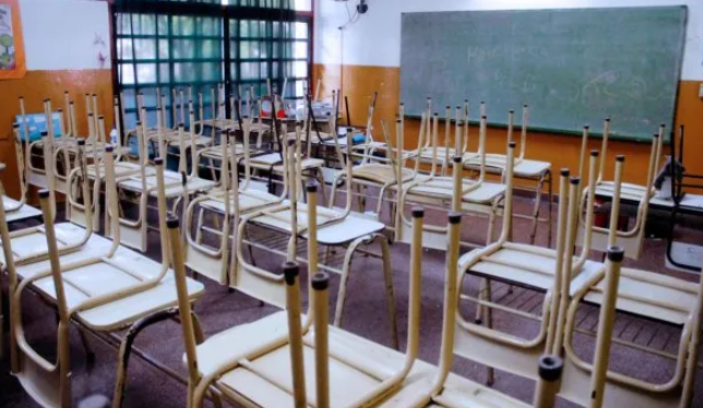 Chaco aprobó una ley que restringe el uso de celulares en escuelas públicas y privadas