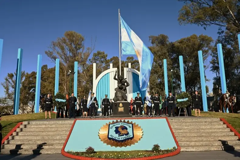CATEDRAL DE GOYA: RINDEN HOMENAJE A POLICÍAS FEDERALES CAÍDOS EN CUMPLIMIENTO DEL DEBER