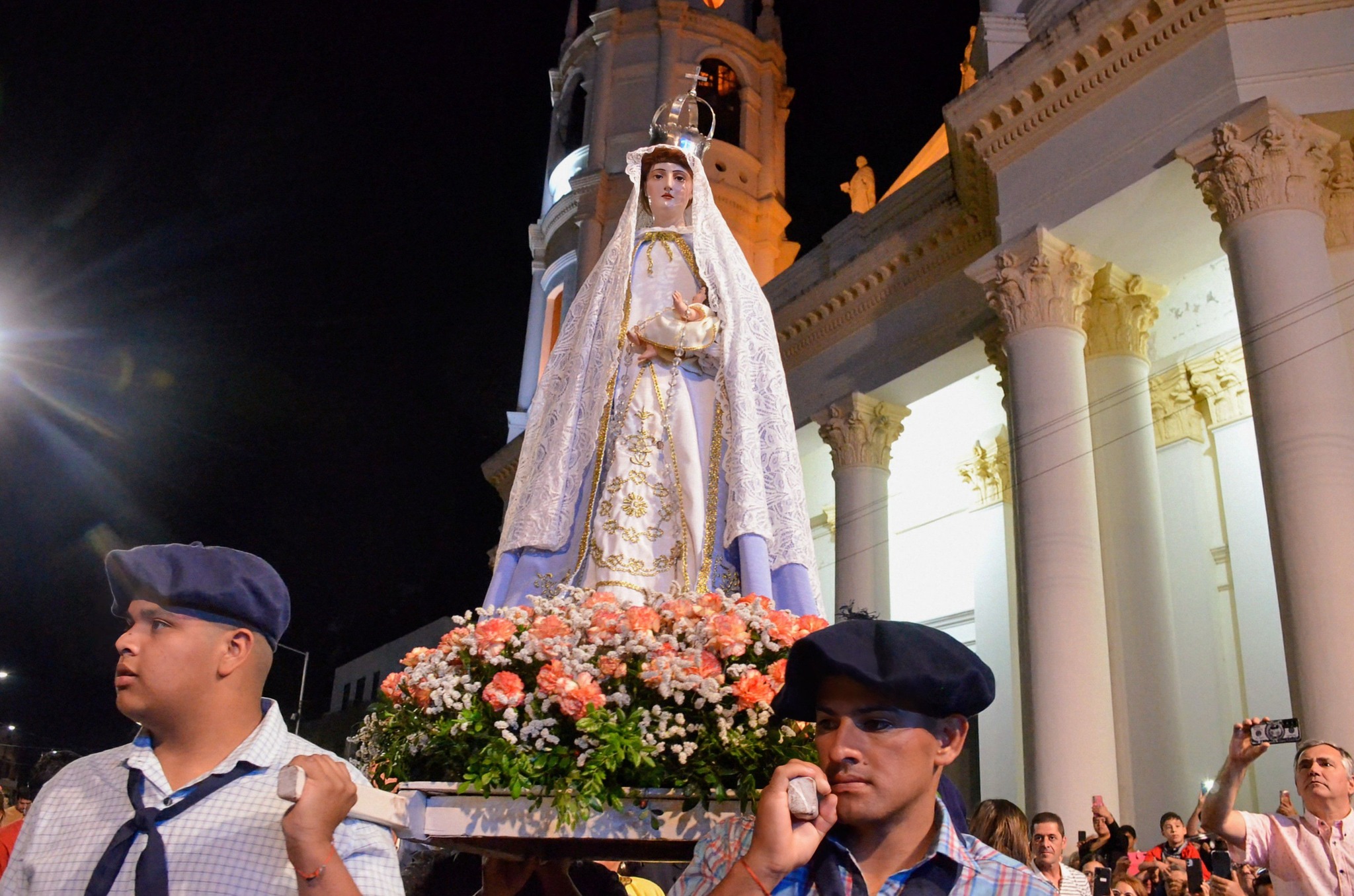 VIGILIA: EL SALUDO DEL PUEBLO DE GOYA  A LA VIRGEN DEL ROSARIO EN SU DÍA