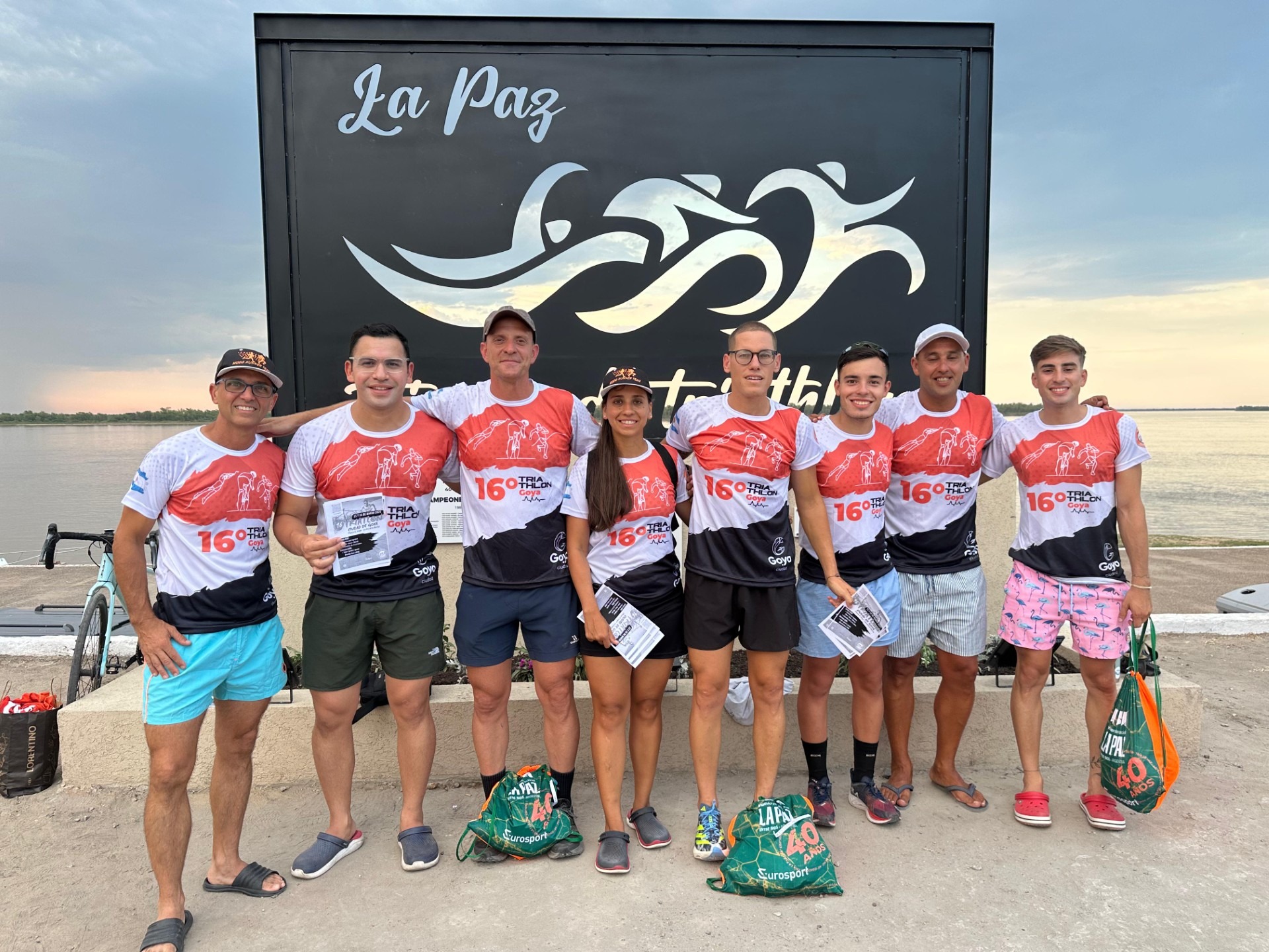 ATLETAS GOYANOS PARTICIPAN DEL TRIATLÓN INTERNACIONAL DE LA PAZ