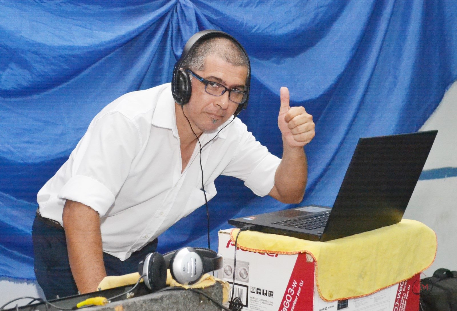 ¡FELIZ DÍA DEL OPERADOR DE RADIO "PELUCA" ZAPATA!