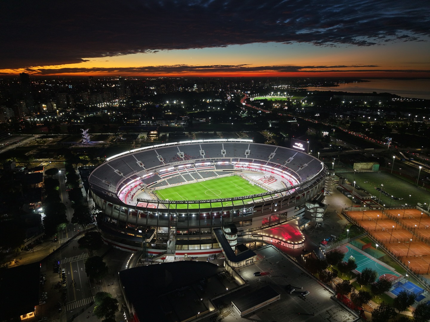 Quiénes son los cuatro héroes de Madrid que no estarán en River para 2026