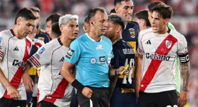 Se filtró el motivo por el que Darío Herrera no cobró penal para River frente a Boca