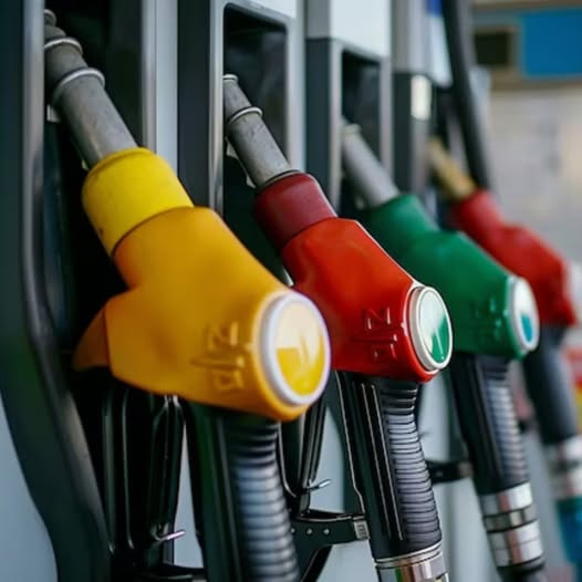 Quinto aumento de la nafta en menos de un mes: a cuánto se fue el litro