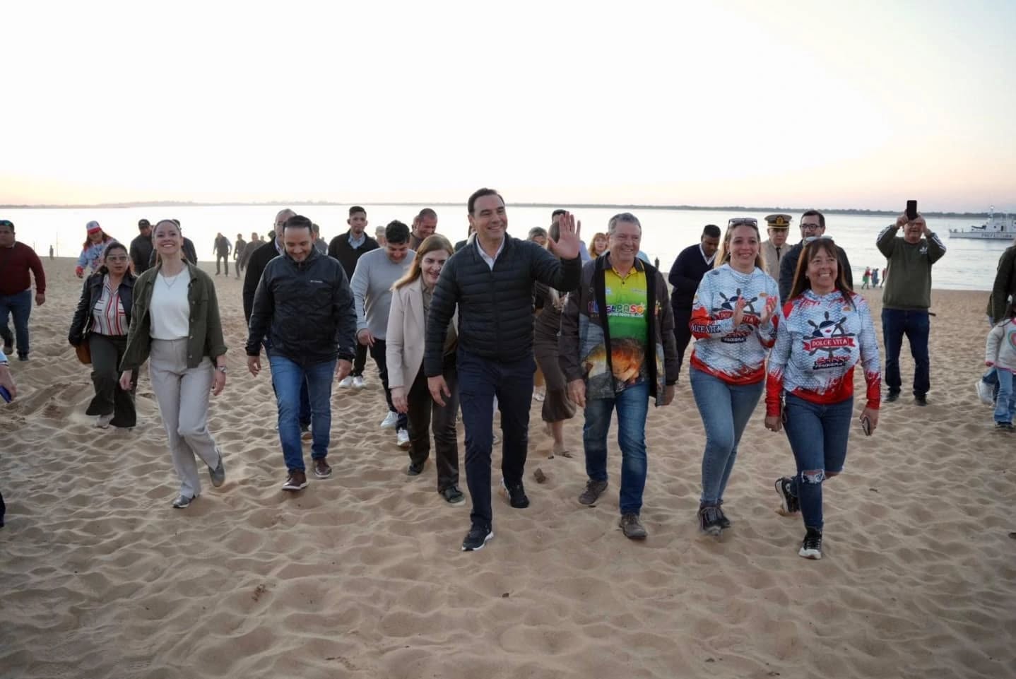 VALDÉS DESEMBARCÓ EN PASO DE LA PATRIA PARA INAUGURAR LA 60° FIESTA NACIONAL DE LA PESCA DEL DORADO