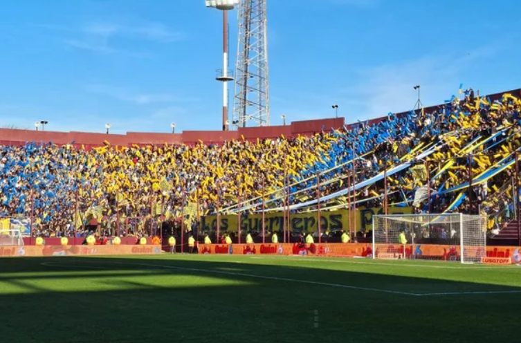 Luego de 12 años, volvió el público visitante al fútbol argentino: así lo viven los hinchas