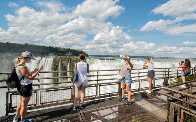 ¿A DÓNDE VIAJAR EN INVIERNO? LAS REGIONES MÁS POPULARES DE ARGENTINA PARA TUS VACACIONES 2025