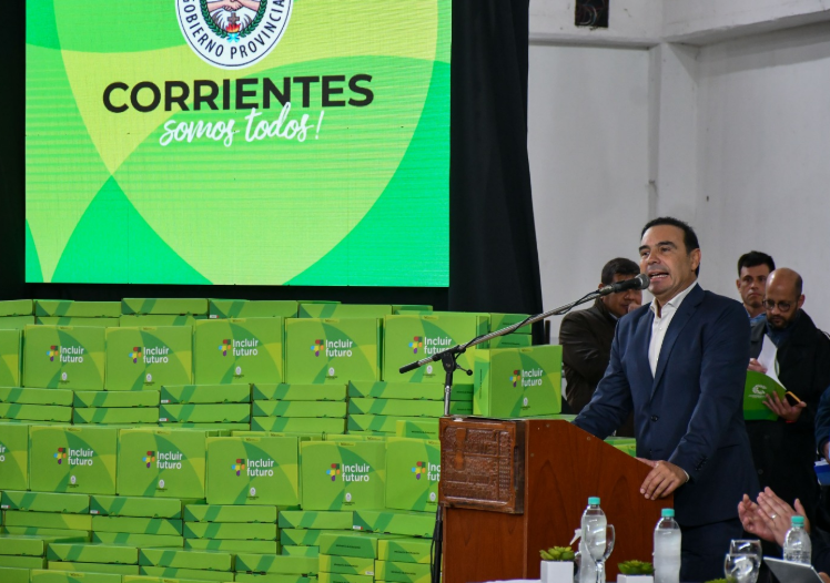 VALDÉS DESTACÓ QUE LA PROVINCIA YA ENTREGÓ 120 MIL NOTEBOOKS A ALUMNOS CORRENTINOS