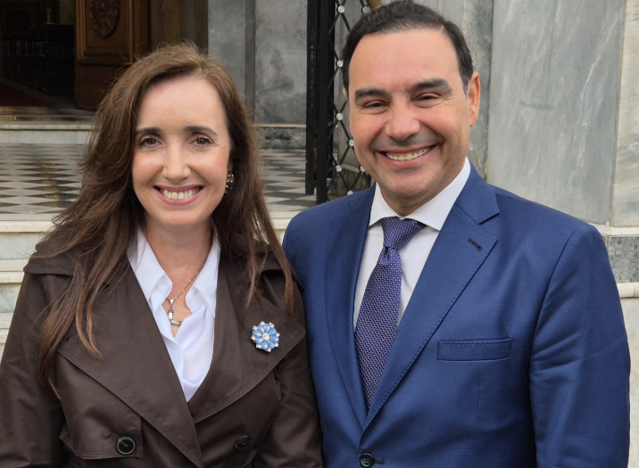 EL GOBERNADOR VALDÉS RECIBIÓ A LA VICEPRESIDENTE VILLARRUEL