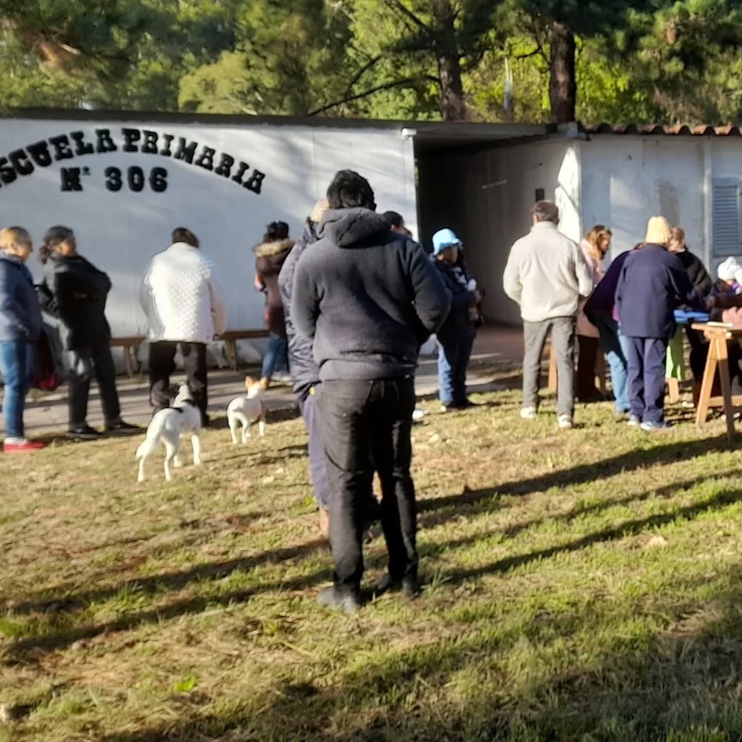 DISPOSITIVO MÉDICO ASISTENCIAL: ATENCIÓN EN EL PARAJE ISLA SOLA, EN LA ESCUELA “RAÚL ALFONSÍN”