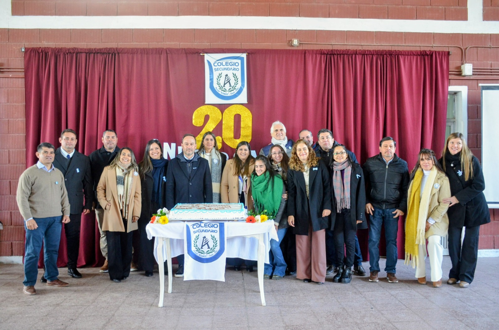 EMOTIVA CELEBRACIÓN DEL ANIVERSARIO DEL COLEGIO LOS ALAMOS