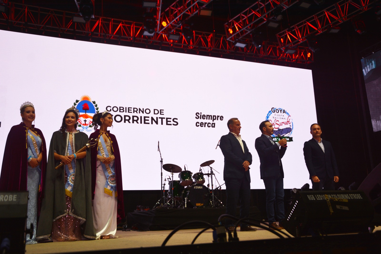EL GOBERNADOR DE CORRIENTES, JUAN PABLO VALDÉS, INAUGURÓ LA FIESTA NACIONAL DEL SURUBÍ CON LA MIRADA PUESTA EN LAS BODAS DE ORO 
