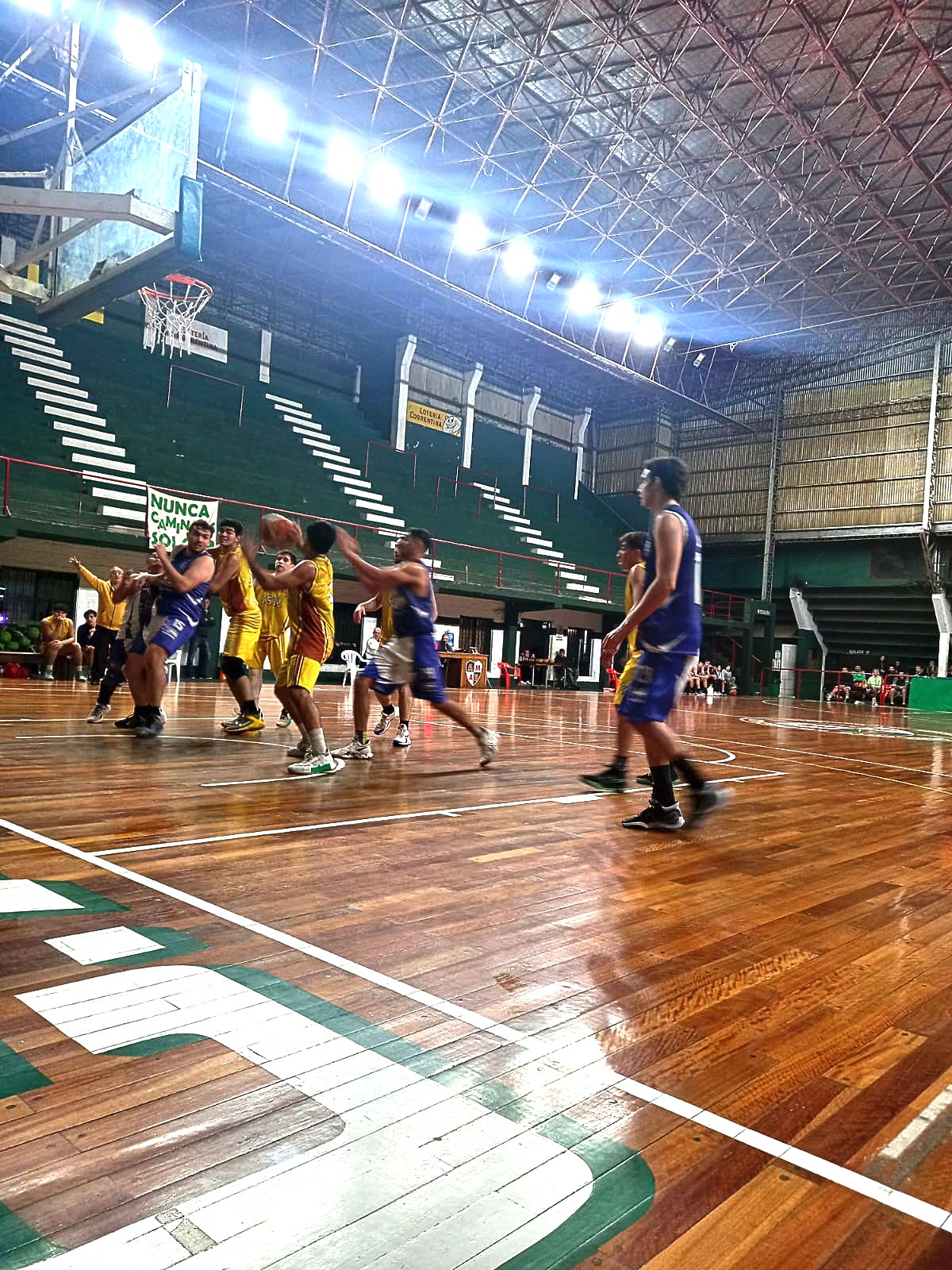   CON TRIUNFOS DE ISM y AMAD FINALIZO LA OCTAVA FECHA DEL BASQUET GOYANO