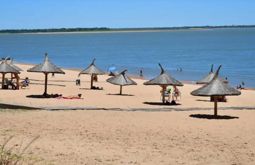 Lonely Planet eligió a la playa Arazaty de Corrientes entre las 7 mejores de Argentina