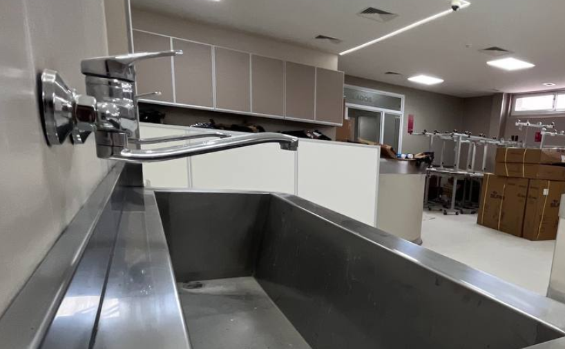 ULTIMAN DETALLES DE LA OBRA Y EQUIPAN LAS NUEVAS INSTALACIONES DEL HOSPITAL VIDAL