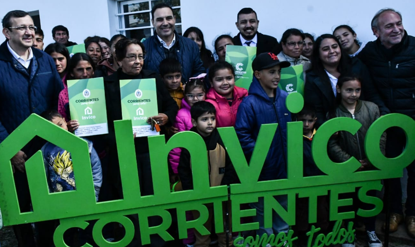 CHAVARRÍA: VALDÉS ENTREGÓ VIVIENDAS OÑONDIVÉ, HERRAMIENTAS A EMPRENDEDORES E INAUGURÓ OBRA URBANA