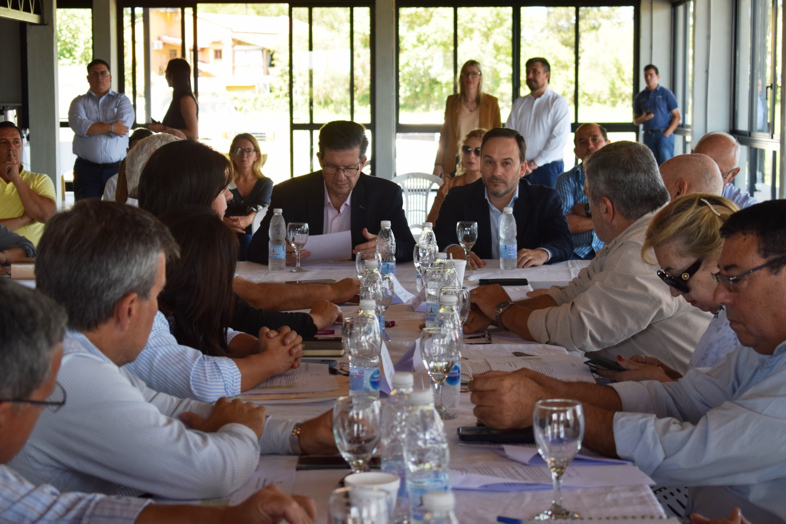 MARIANO HORMAECHEA ACOMPAÑÓ AL VICEGOBERNADOR PEDRO BRAILLARD POCCARD EN LA REUNIÓN DEL CCEDS