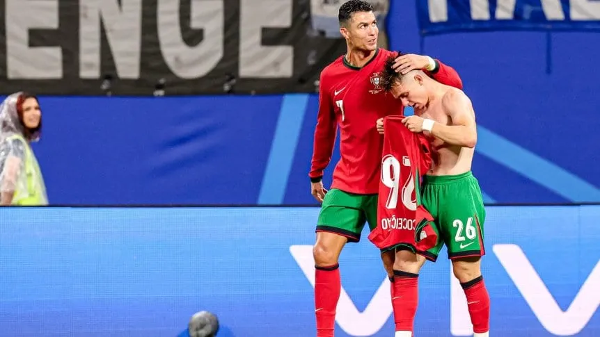 Festeja Cristiano: agónico 2-1 de Portugal ante República Checa