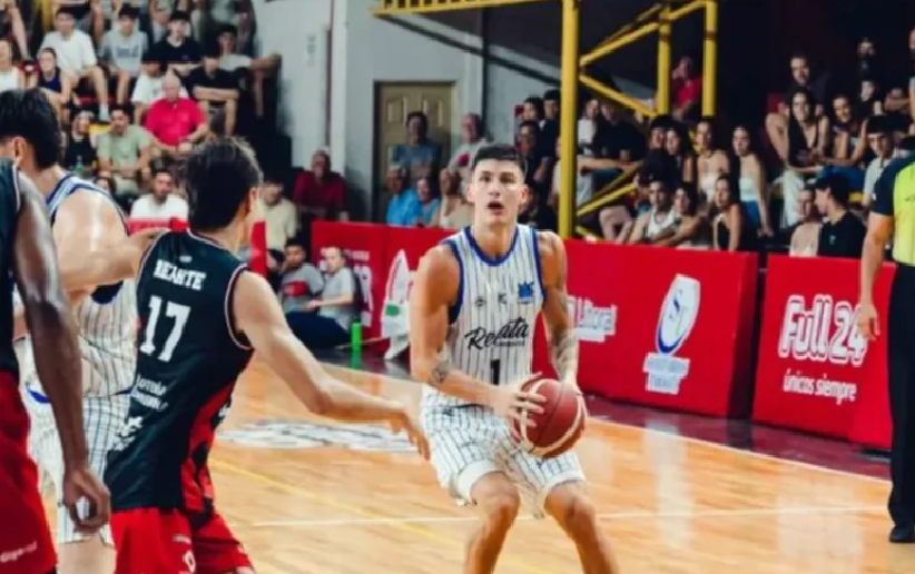 Regatas volvió a ganar el clásico y es el nuevo puntero de la Liga