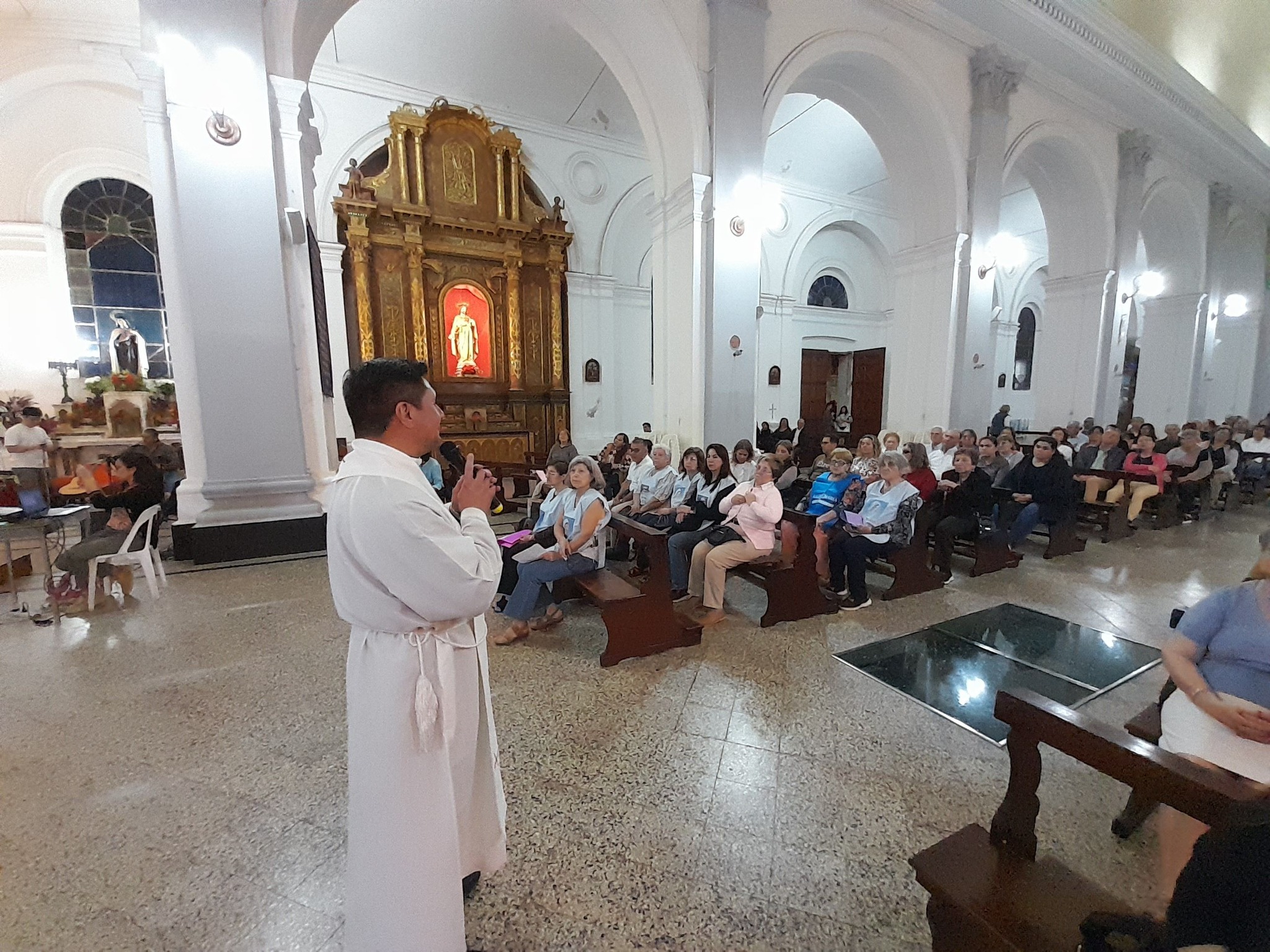 GRAN PARTICIPACIÓN DE FELIGRESES EN LA NOVENA DE LA VIRGEN DEL ROSARIO