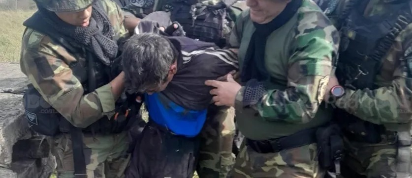 En un campo de Monte Caseros  APRESARON AL SOSPECHOSO DEL  FEMICIDIO DE DOS HERMANAS