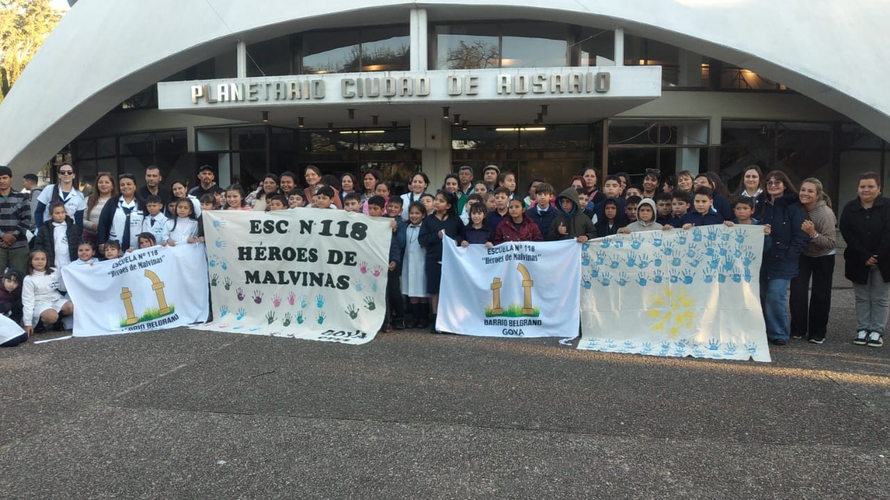 ALUMNOS DE LA ESCUELA N° 118 “HÉROES DE MALVINAS” PROMETIERON LEALTAD A LA BANDERA EN ROSARIO