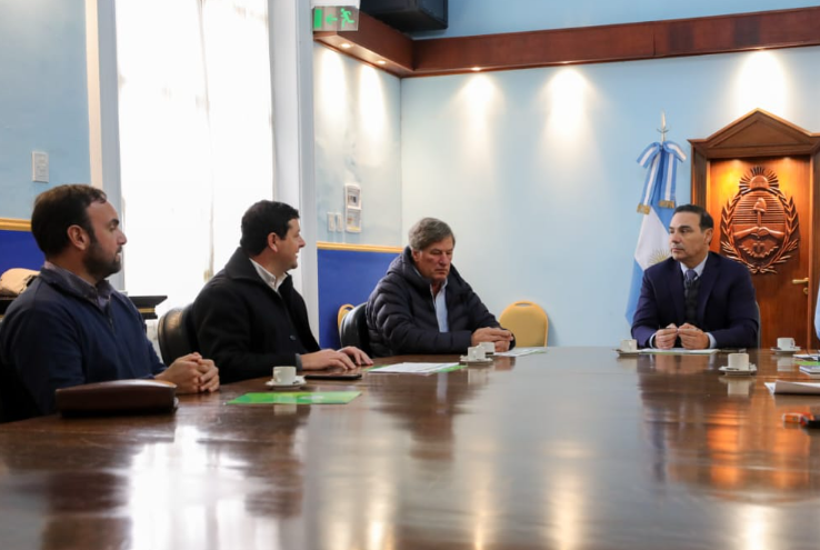 EL GOBERNADOR VALDÉS REAFIRMÓ SU COMPROMISO CON PEQUEÑOS Y MEDIANOS ARROCEROS