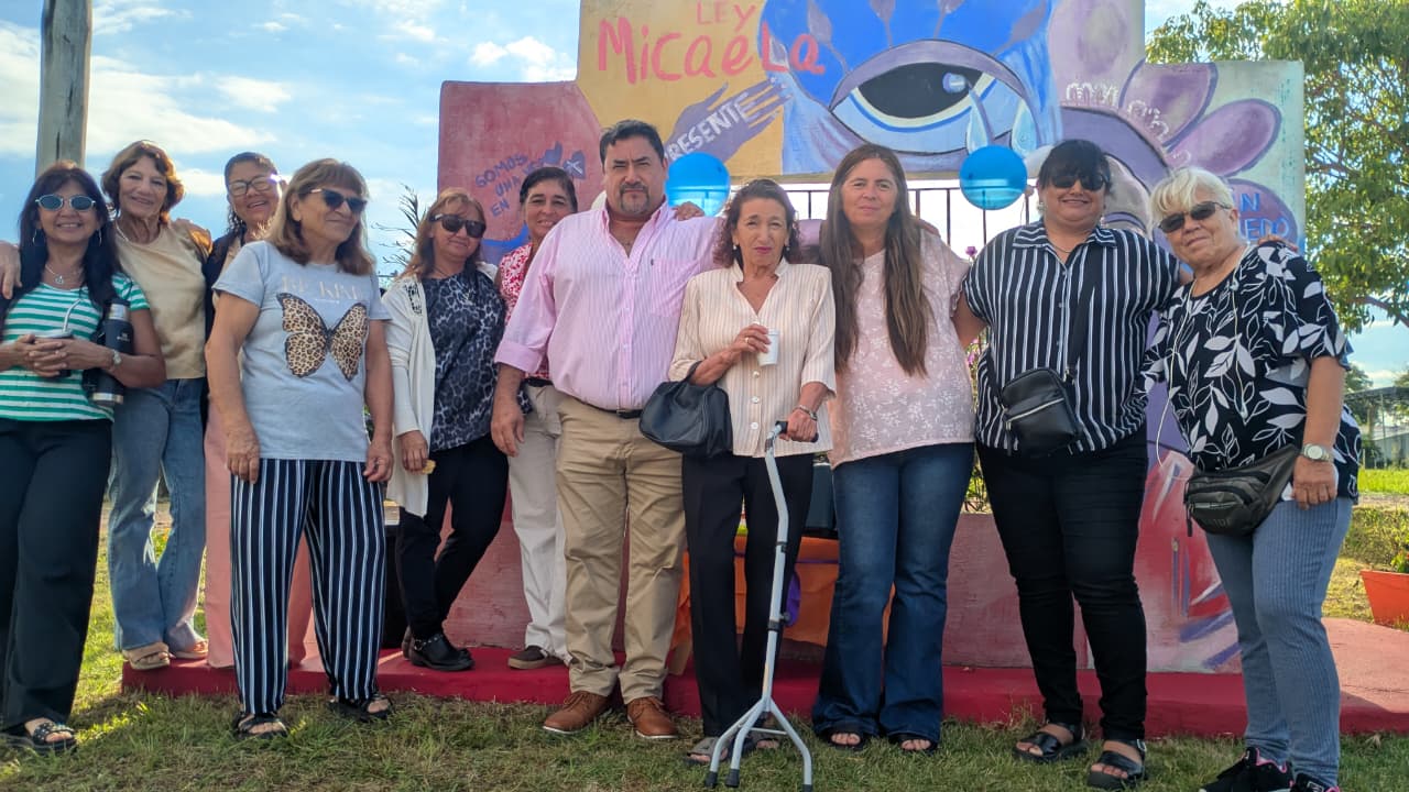 DIA DE LA MUJER: EL BARRIO ALEM EN LA PLAZA 8 DE MARZO RECORDÓ LA GRANDEZA DE LAS MUJERES