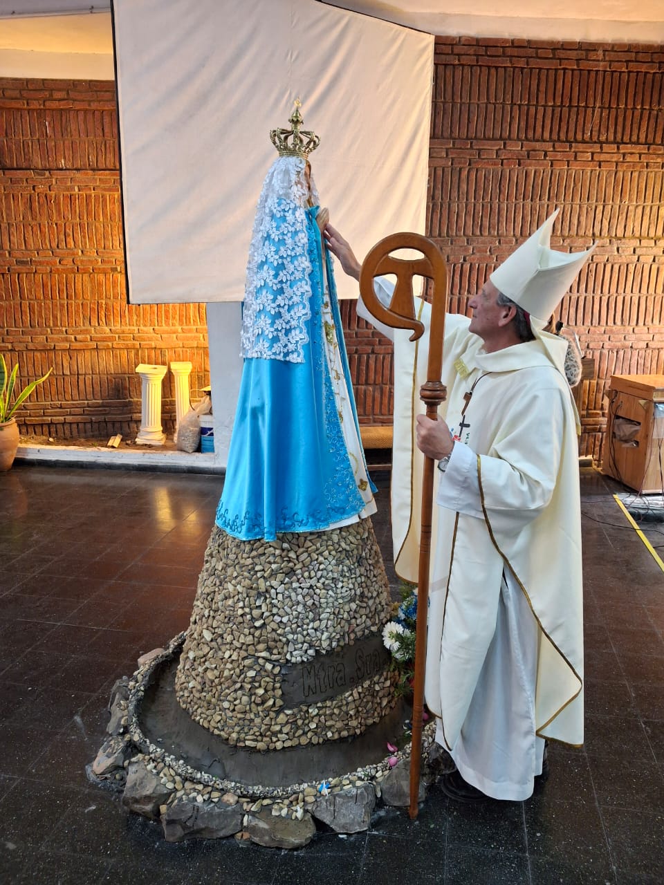 MONSEÑOR CANECIN EN LA FIESTA DE LA VIRGEN DE ITATÍ, PATRONA DE LA DIÓCESIS DE GOYA