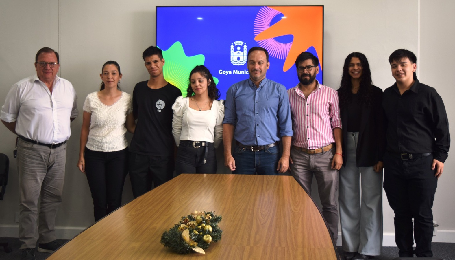 INTENDENTE HORMAECHEA FELICITÓ A LA ESCUELA DE DANZAS “EL TROVADOR” POR REPRESENTAR A GOYA EN LA FIESTA NACIONAL DEL CHAMAMÉ 2026