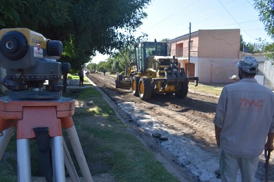 EN BARRIO SAN RAMÓN, SE CONSTRUYE EL NUEVO PAVIMENTO DE CALLE MAESTRO ARGENTINO