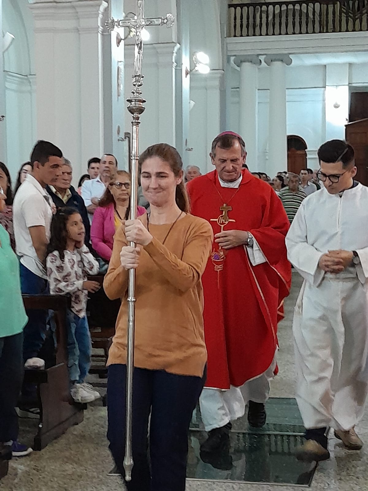 EL OBISPO ANIMA A "CENTRAR LA MIRADA EN LA CRUZ"