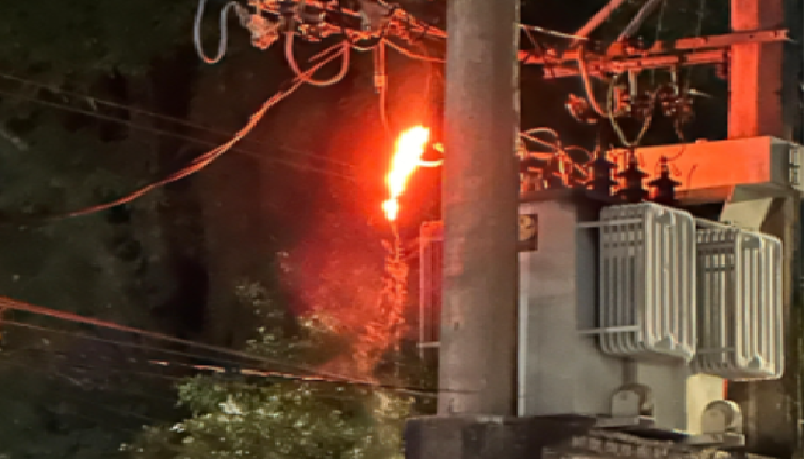 ARDIÓ UN TRANSFORMADOR UBICADO EN LA ESCUELA GRADUADA 