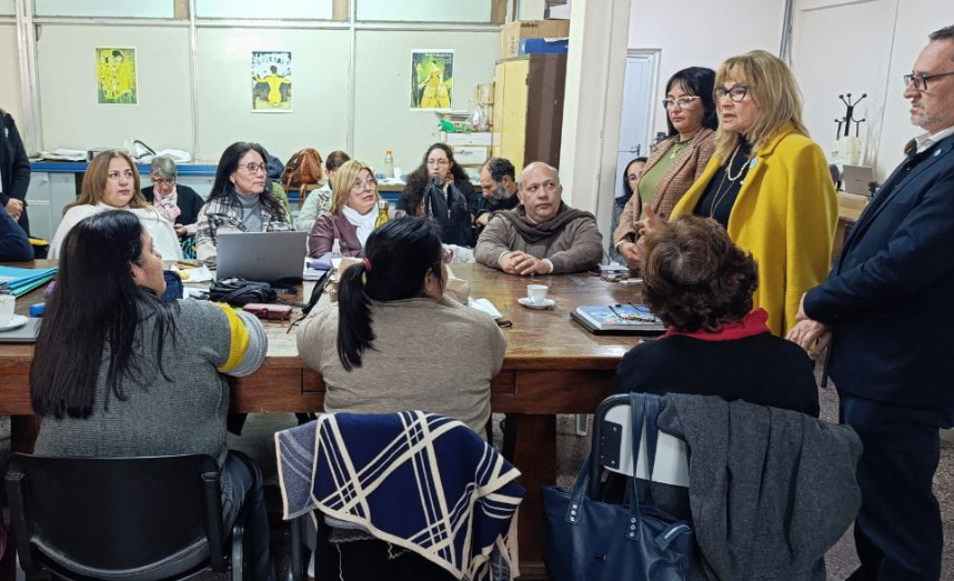LA MINISTRA DE EDUCACIÓN SE REUNIÓ CON SUPERVISORES DE NIVEL INICIAL Y PRIMARIO