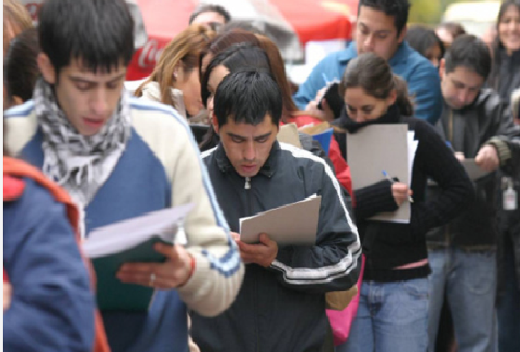 EN EL SEGUNDO TRIMESTRE DEL 2025, EL DESEMPLEO SE MANTUVO EN EL 7,6% DE LA POBLACIÓN
