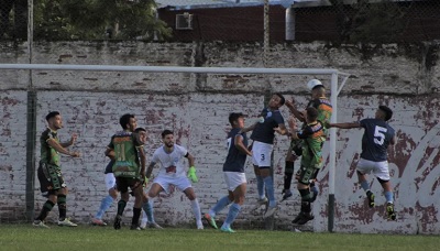 Ferroviario se afirmó en la punta con una sufrida victoria ante Huracán