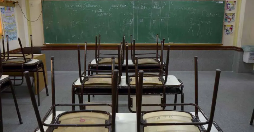 Fuerte protesta docente en toda la provincia por recortes salariales de hasta el 60%