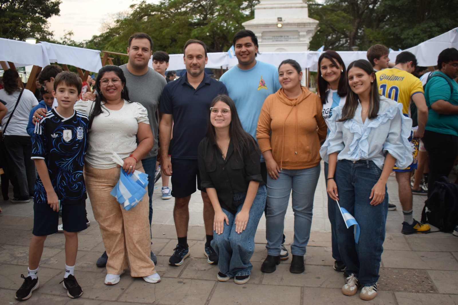GOYA PASIÓN MUNDIAL: EXCELENTE JORNADA DE INTERCAMBIO DE FIGURITAS EN PLAZA MITRE