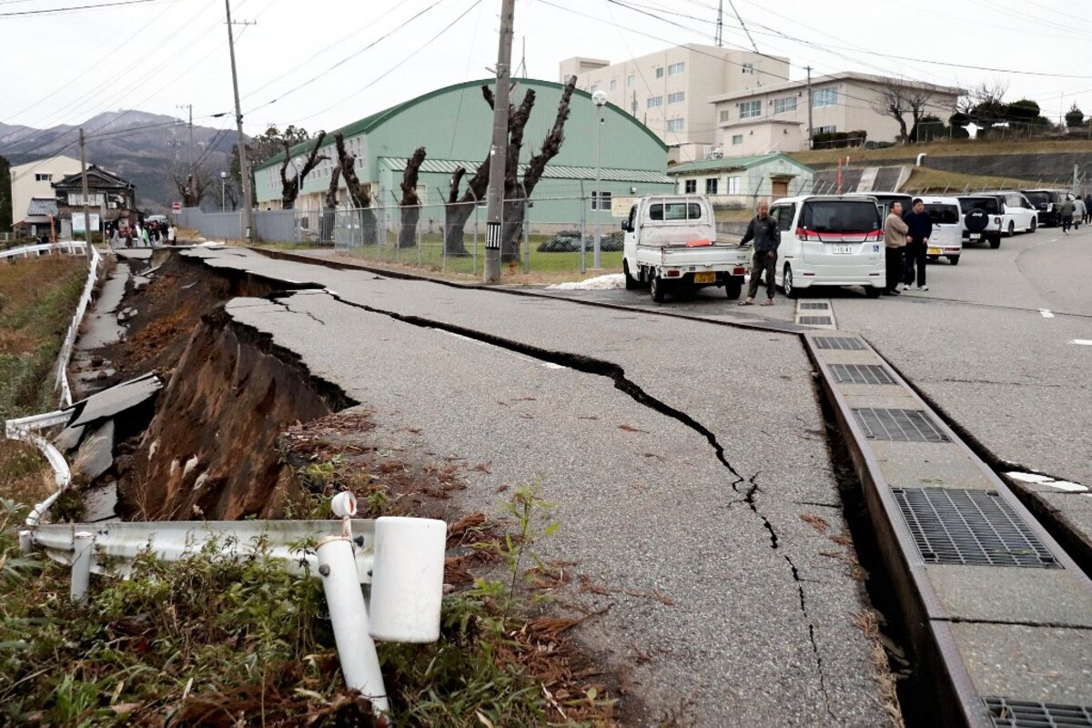 Sismo y alerta de tsunami en Japón