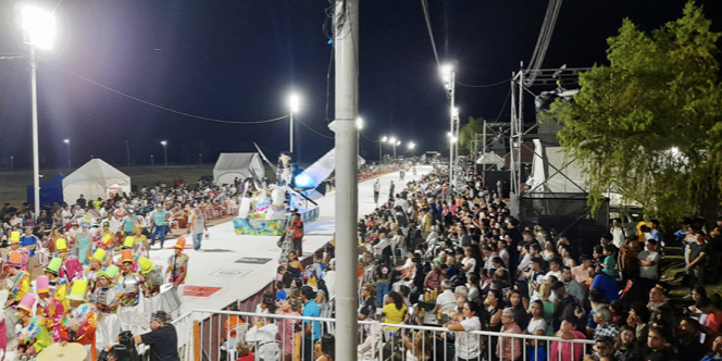 1er noche Carnavales Goyanos:  TRIBUNAS COLMADAS Y UN CIRCUITO REPLETO DE PÚBLICO