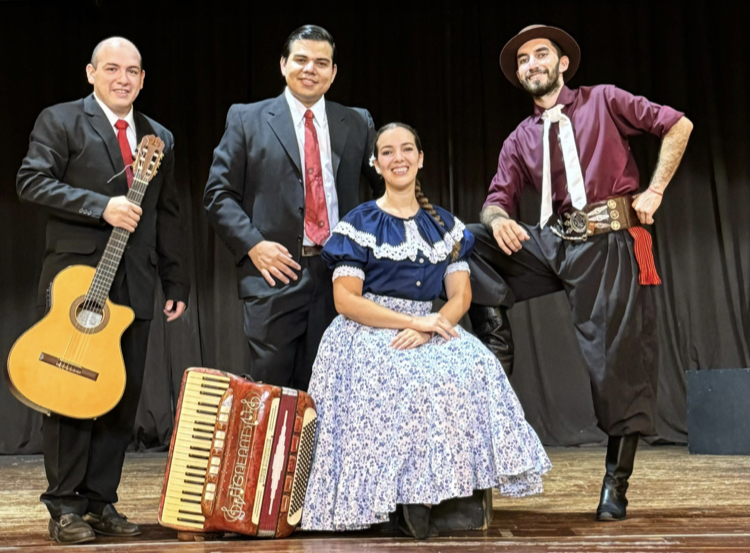 GRABAN EN TEATRO MUNICIPAL EL VÍDEO MUSICAL DE PABLO DAVID CHAMORRO 