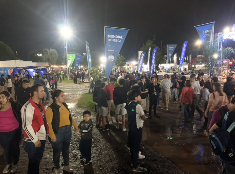 La Expo Goya Ilumina la Noche y Da la Bienvenida a la Fiesta Nacional del Surubí