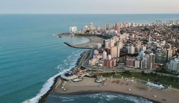 Fin de semana XL: viajaron más de 1 millón de turistas, pero gastaron 33% menos que el año pasado