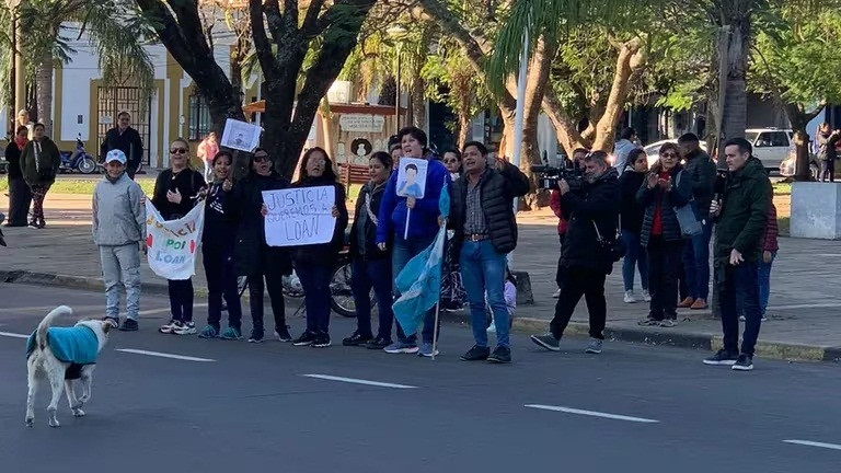  A 25 DÍAS DE LA DESAPARICIÓN DE LOAN, SE REALIZAN 10 MARCHAS SIMULTÁNEAS EN CORRIENTES EXIGIENDO JUSTICIA