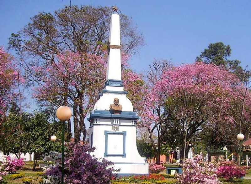 Plaza Italia Garibaldi primavera