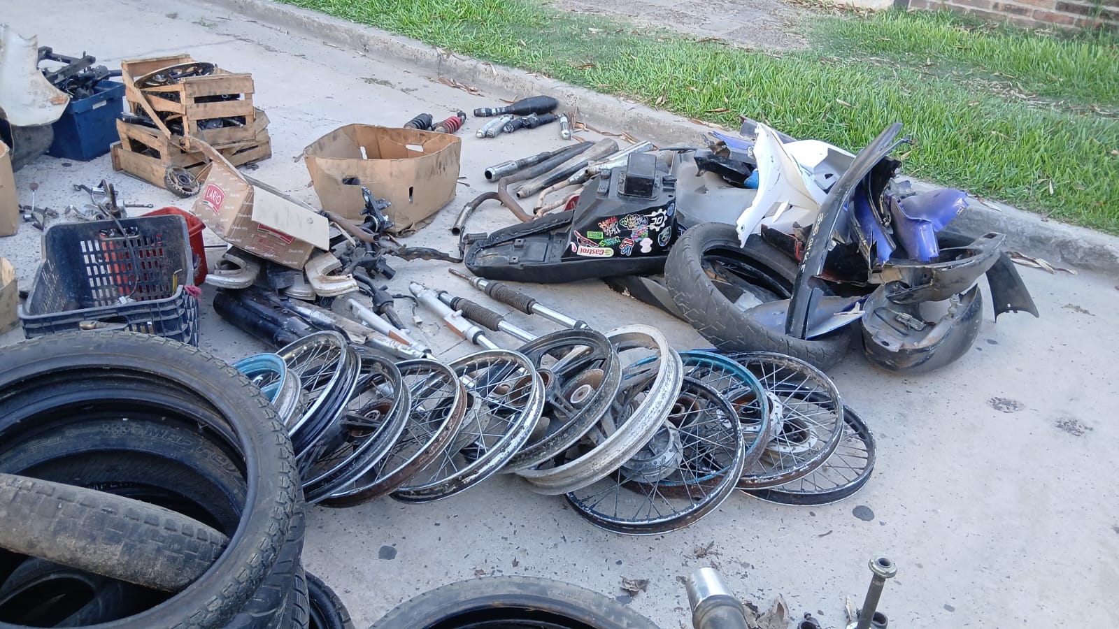 INFORME POLICIAL: DESMANTELAMIENTO DEL DESARMADERO EN BARRIO INDEPENDENCIA