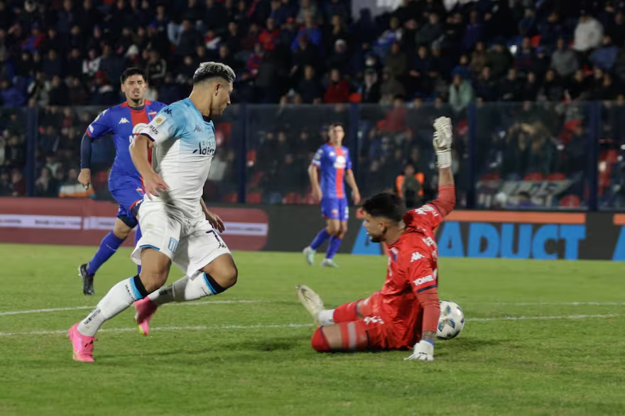 Racing y otro categórico triunfo ante Tigre, por la Liga Profesional