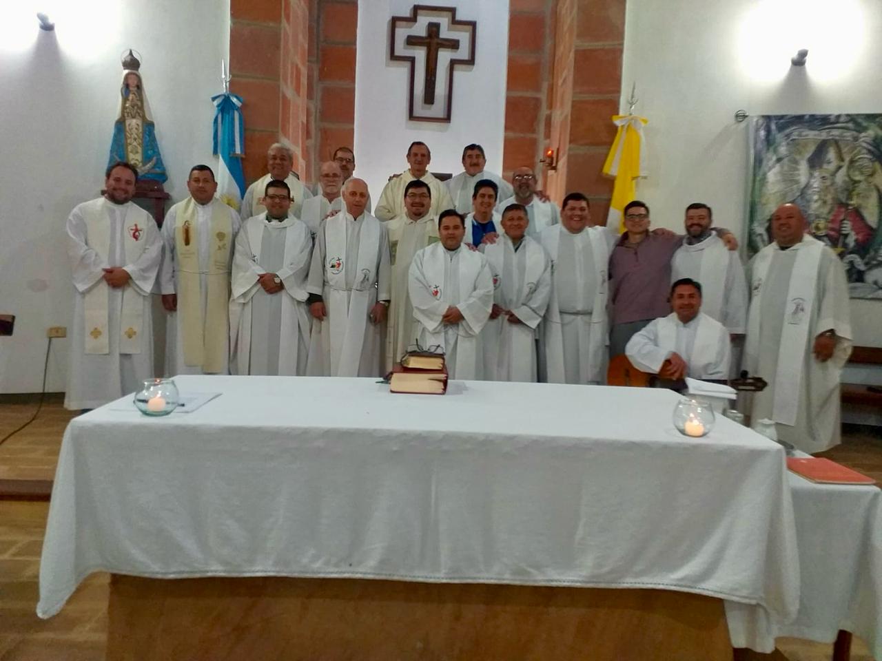 MONSEÑOR CANECIN SALUDA A LOS PÁRROCOS QUE CELEBRAN SU DÍA